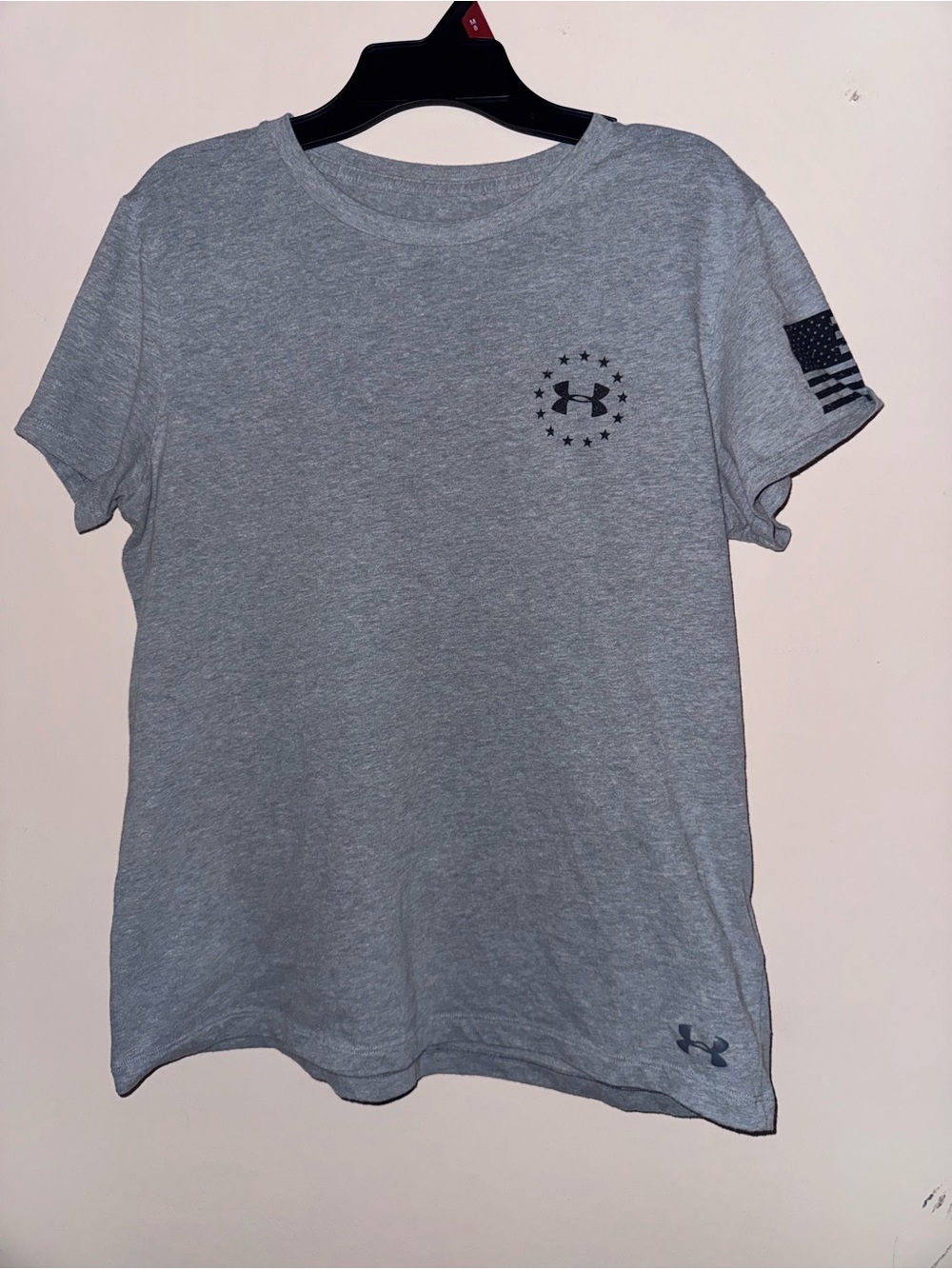 Under Armour men Grey Short Sleeve Logo Tee